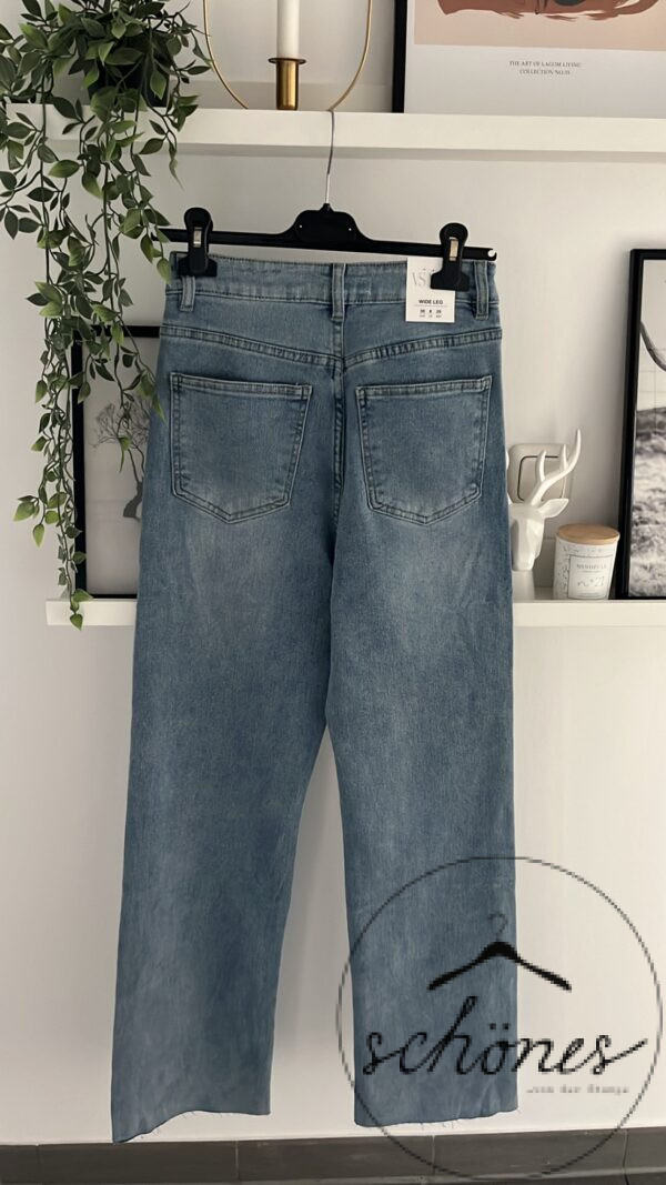 Gerade geschnittene Jeans – Bild 2