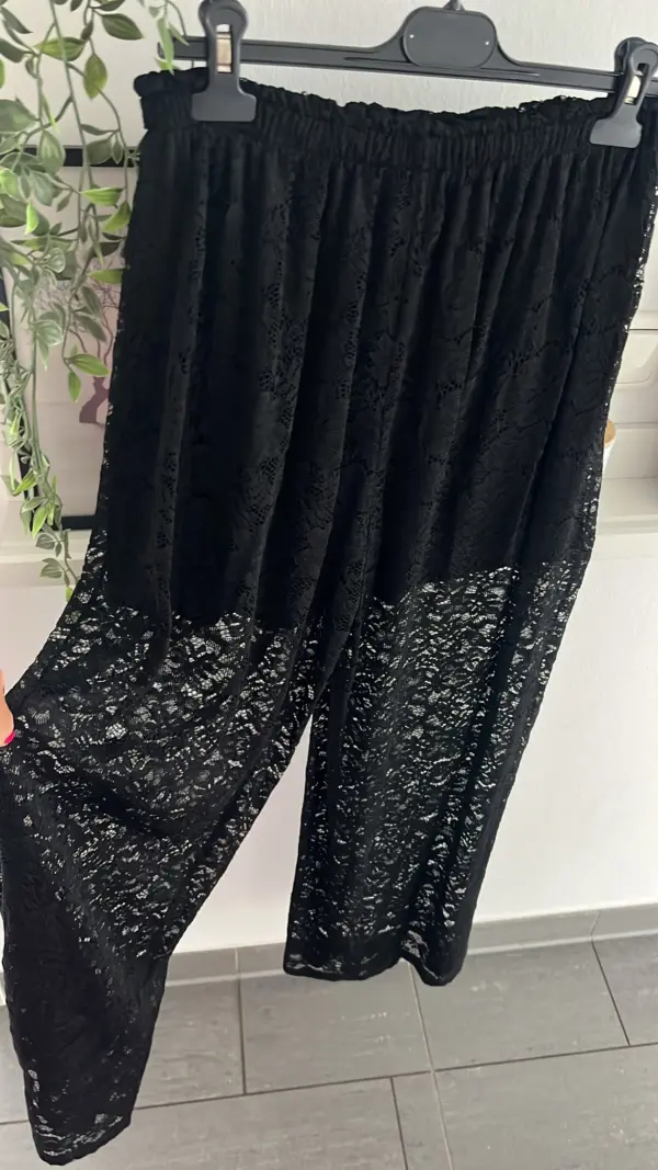 Spitzenhose schwarz