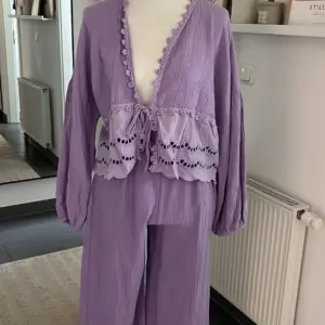 Zweiteiler Musselin Lila