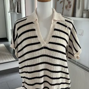 T-Shirt Häkeloptik beige