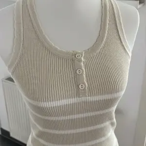 Top gestreift beige