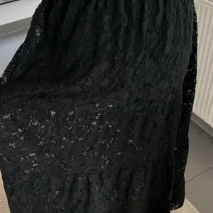 Spitzenrock schwarz