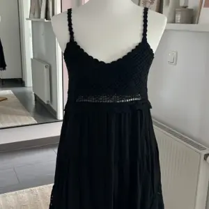 Häkelkleid schwarz