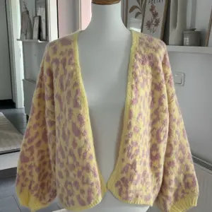 Cardigan Leo Rosa/Gelb