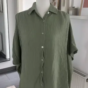 Musselin Bluse kurzarm Khaki