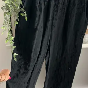 Musselin Hose schwarz