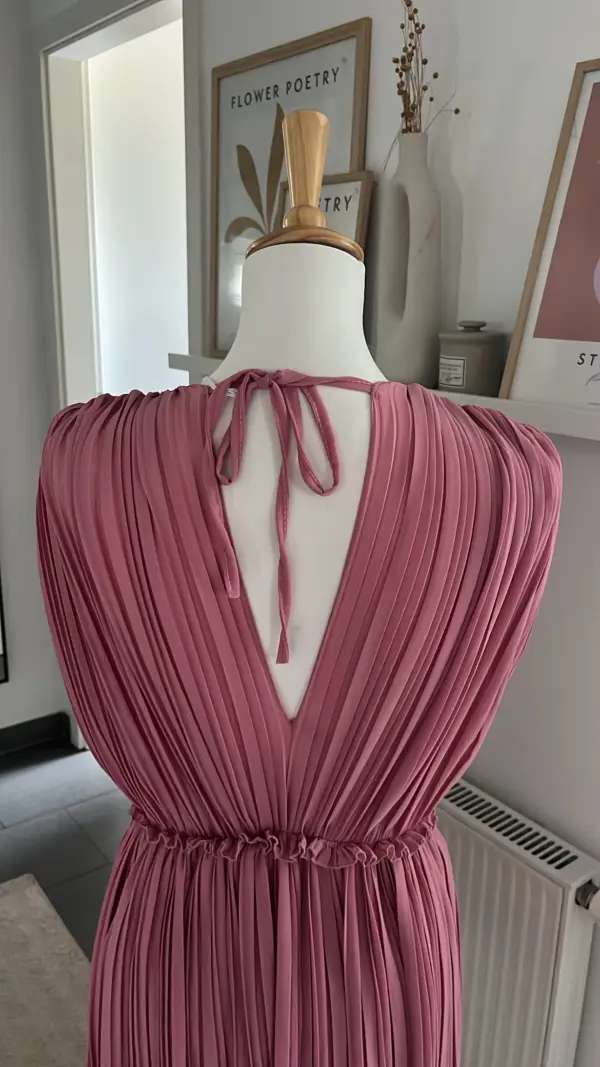 Plissee Kleid Beere – Bild 2