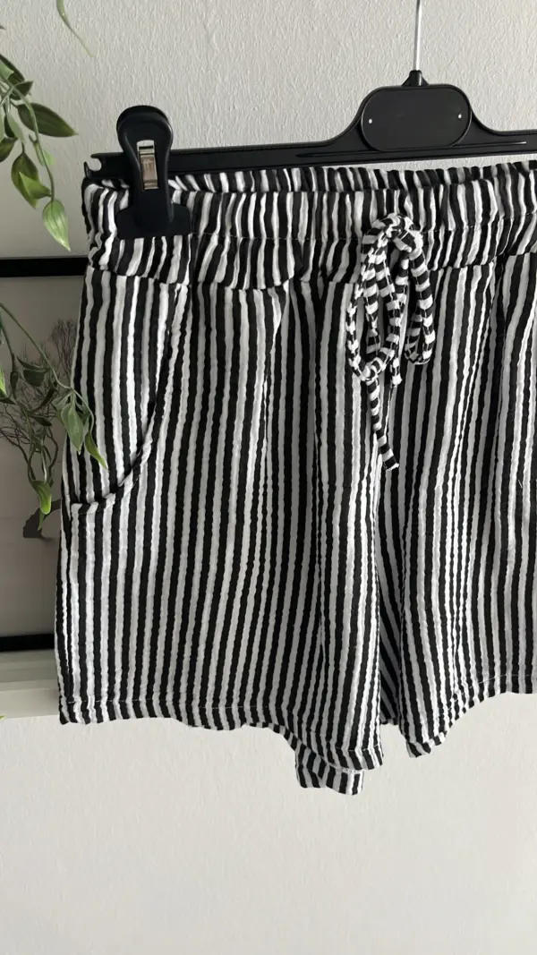 Musselin Shorts gestreift schwarz/weiß – Bild 2