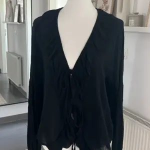 Bluse zum Schnüren schwarz