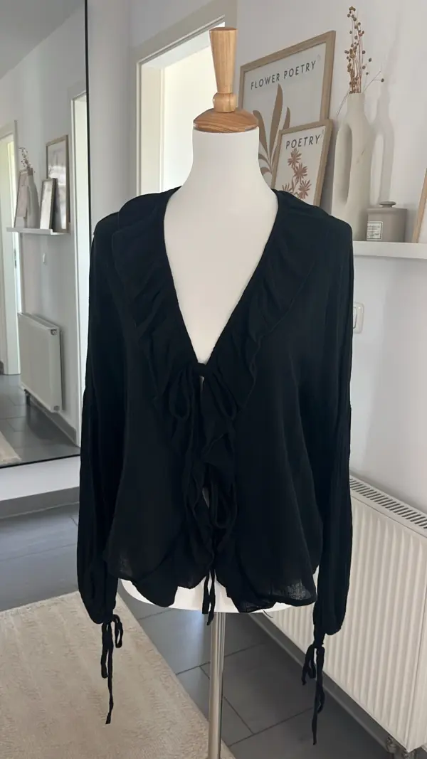 Bluse zum Schnüren schwarz