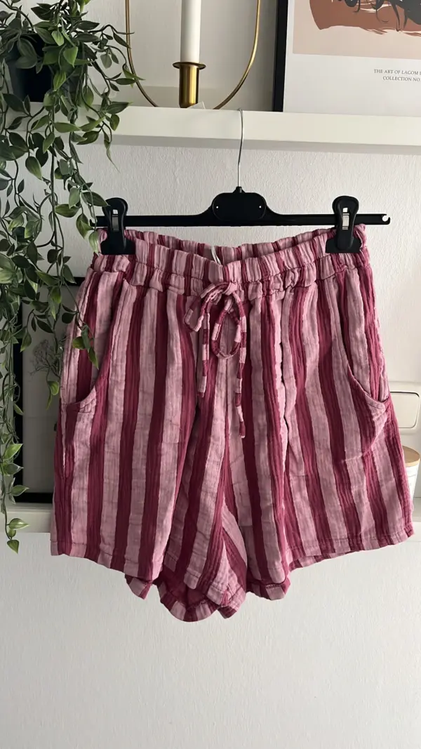 Kurze Hose Musselin Beere – Bild 2
