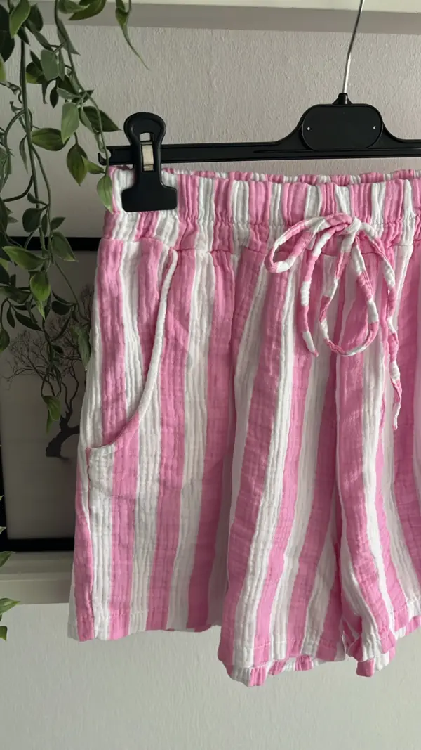 Kurze Hose Musselin rosa/weiß – Bild 2