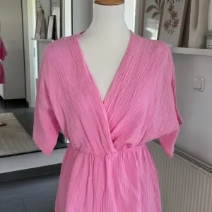 Einteiler Musselin Rosa