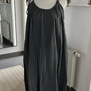 Musselin Kleid Grau