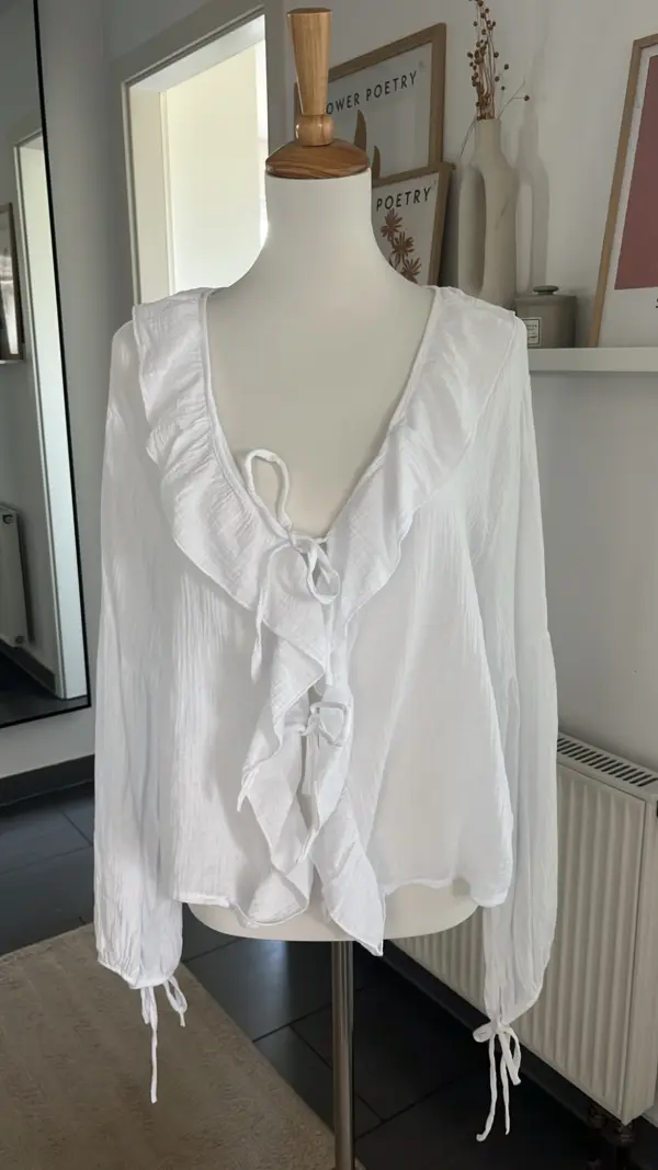 Bluse zum Schnüren weiß