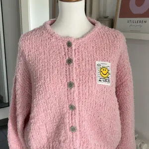 Boucle Cardigan Smiley Rosa