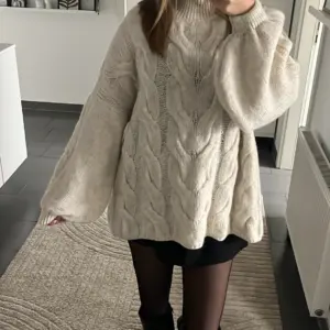 Pullover Zopfmuster Creme