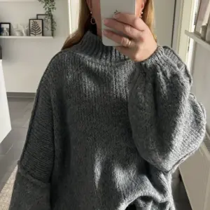 Oversize Pullover Grau