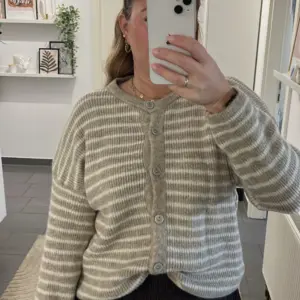 Cardigan gestreift Beige